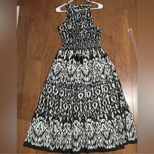 Elegant Black and White Patterned Dress